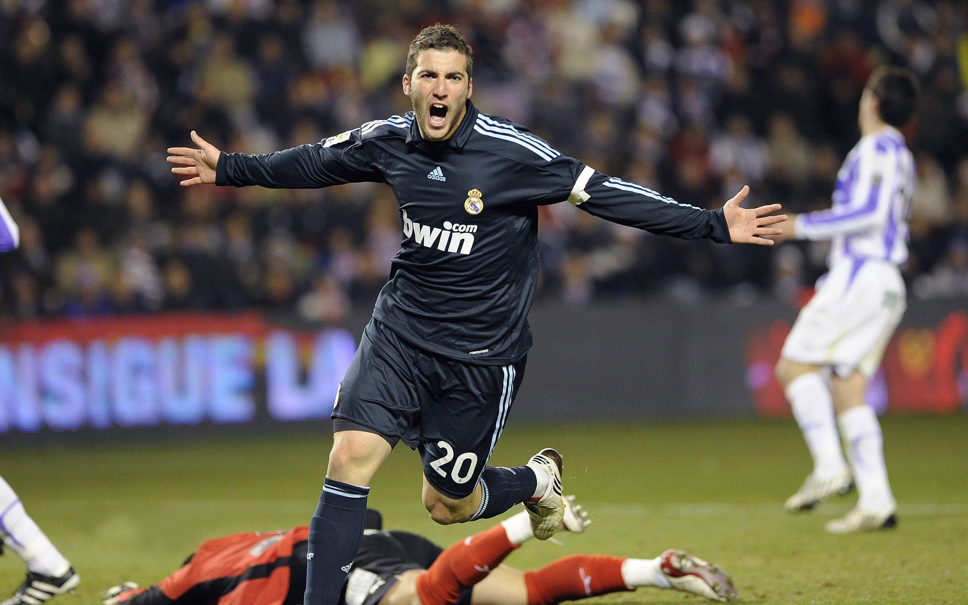 KAIYUN 中国大陆-切尔西遭遇卡拉巴赫强攻，2-2战平，未能锁定三分，切尔西名宿巴拉克